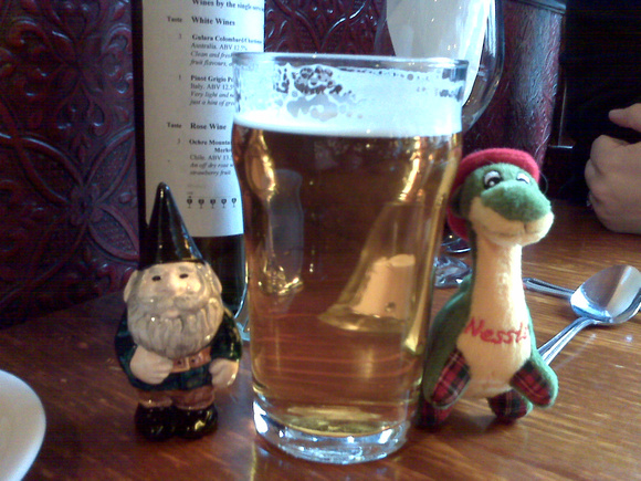 Gnome and Nessie have a pint!